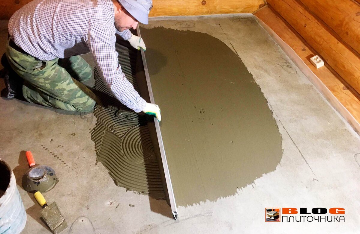 На данном примере была залита "яма". В самом глубоком месте было 1.2 см. Для этой цели использовался клей класса С2. Клея, ниже этого класса для этих целей не подходят. 