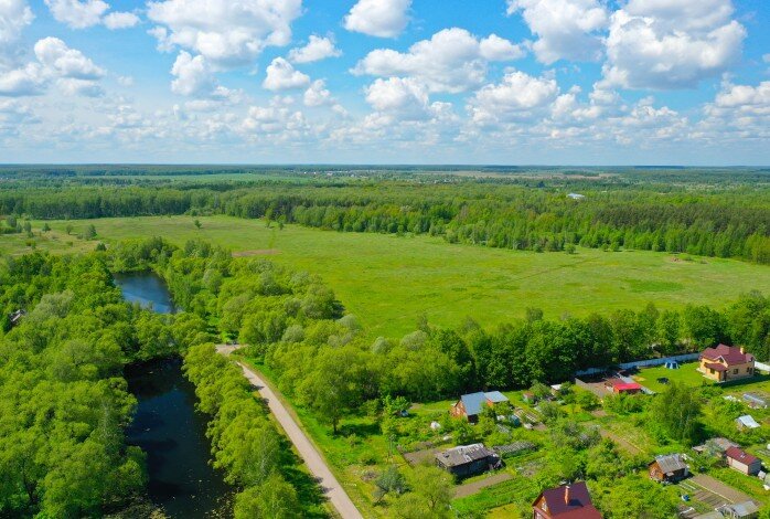 Только до 10 января будущего года у вас есть отличная возможность приобрести землю в дачном поселке «Малахитовая поляна» по сниженной фиксированной стоимости - 10 тысяч рублей за сотку. 