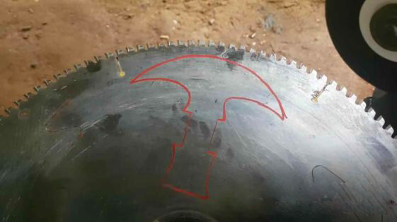 Переносим шаблон на пилу. 