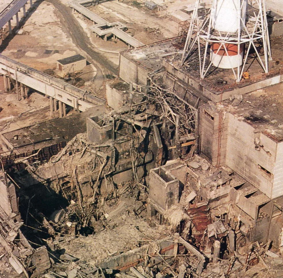 Chernobyl disaster. Чернобыль ЧАЭС разрушенный реактор. 4-Й энергоблок Чернобыльской АЭС. Разрушенный РБМК-1000 Чернобыль. Чернобыльская АЭС 1986.