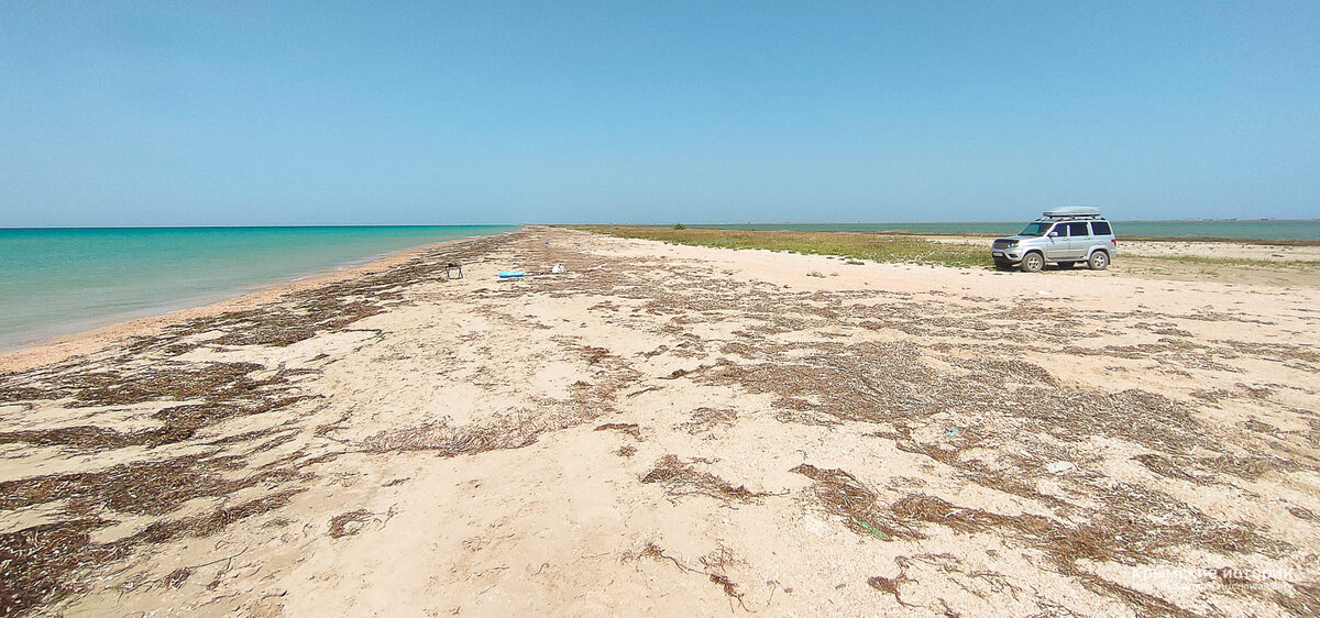 Совершенно пустая Бакальская коса выглядит так. Фотка из прошлой поездки. В этот раз мы были на двух машинах.