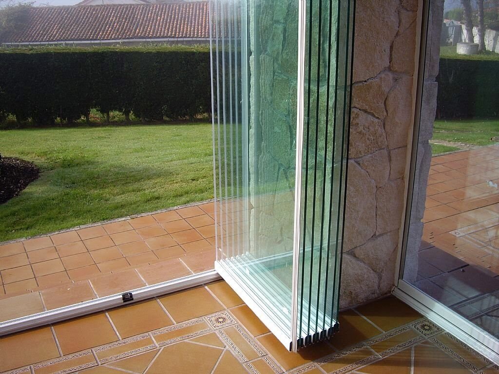 Поворотно-раздвижное остекление компании «SunArts»