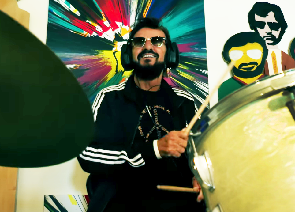 Ринго за барабанами еще может дать жару... Фото: кадр из клипа «Rock Around The Clock»