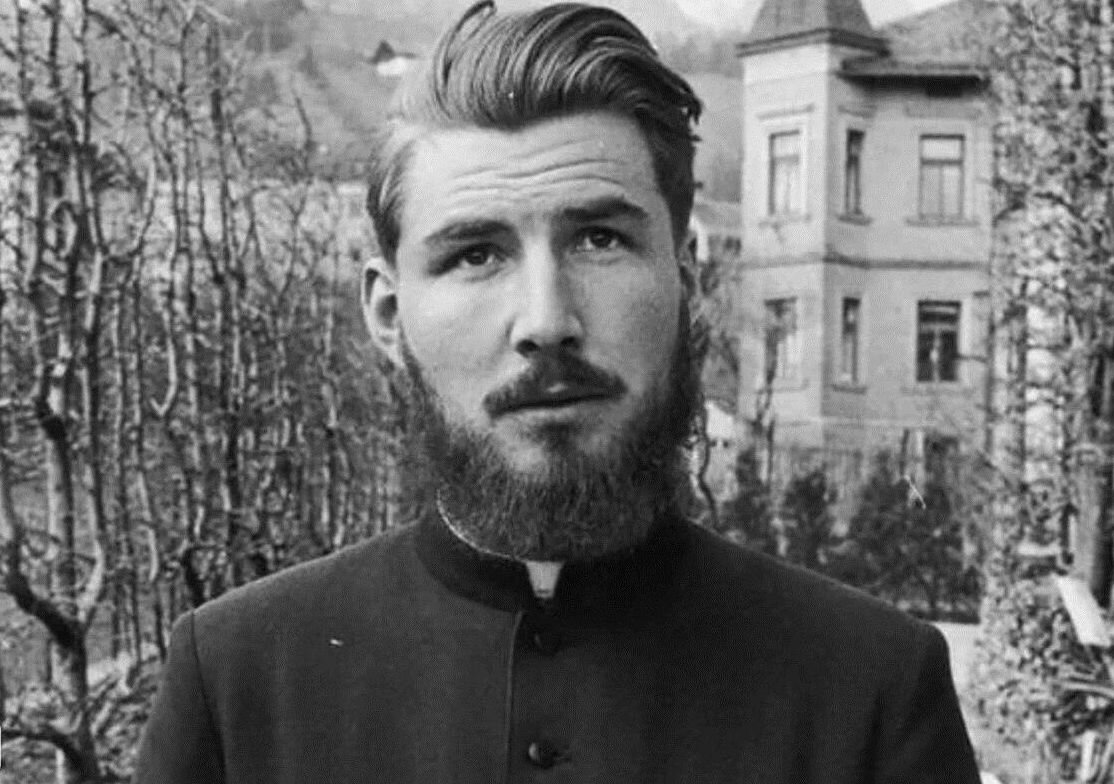 Сын нациста Бормана в сане священника