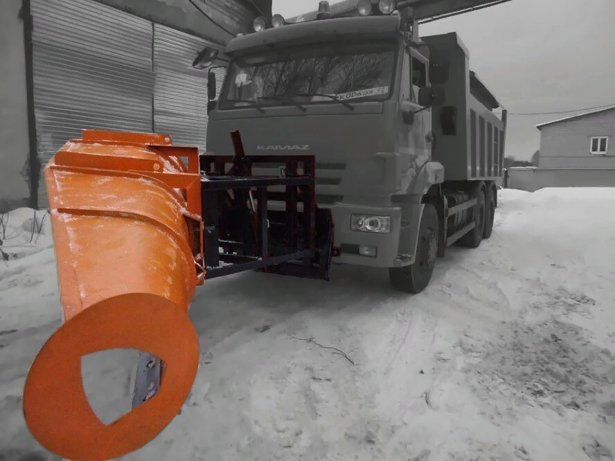 Отвал для уборки загородных трасс