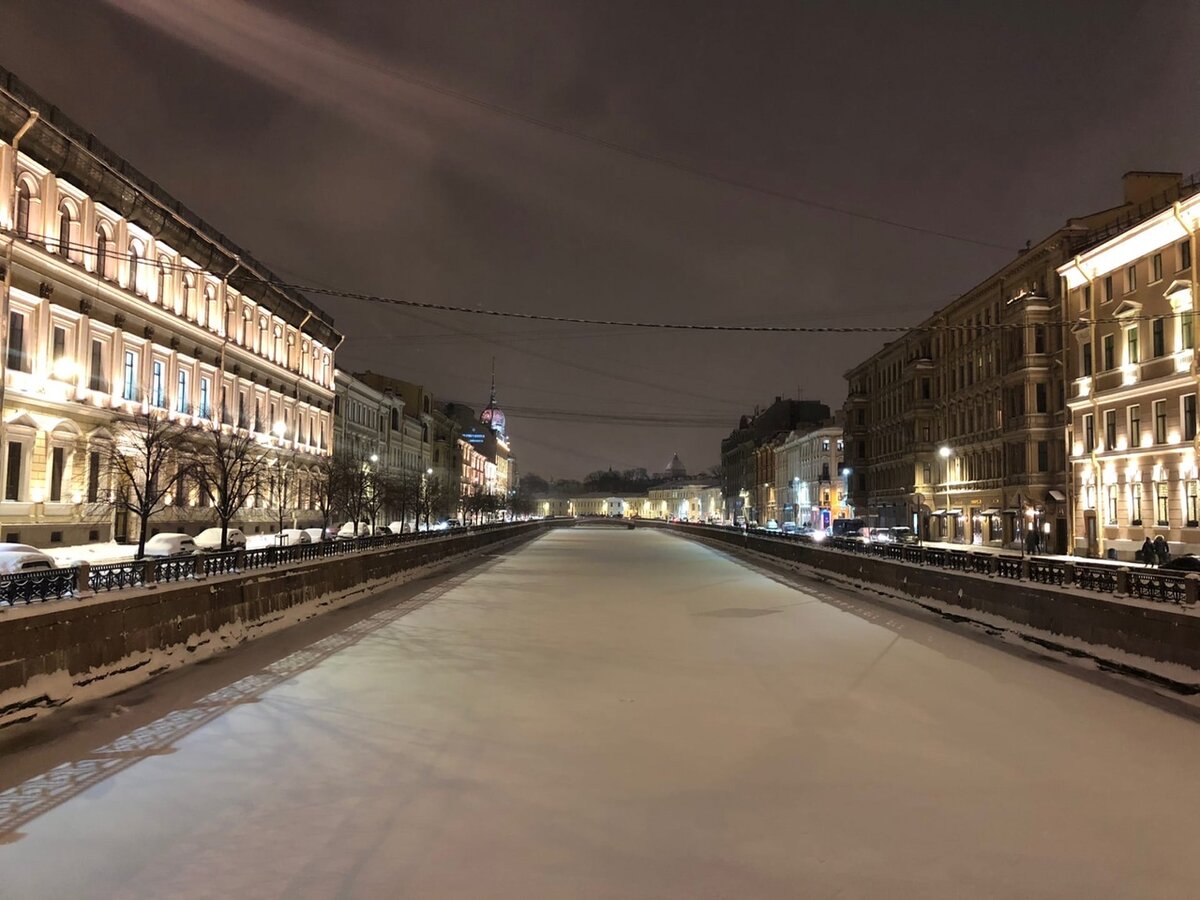 Санкт-Петербург. Фото сделано буквально вчера с Синего моста.