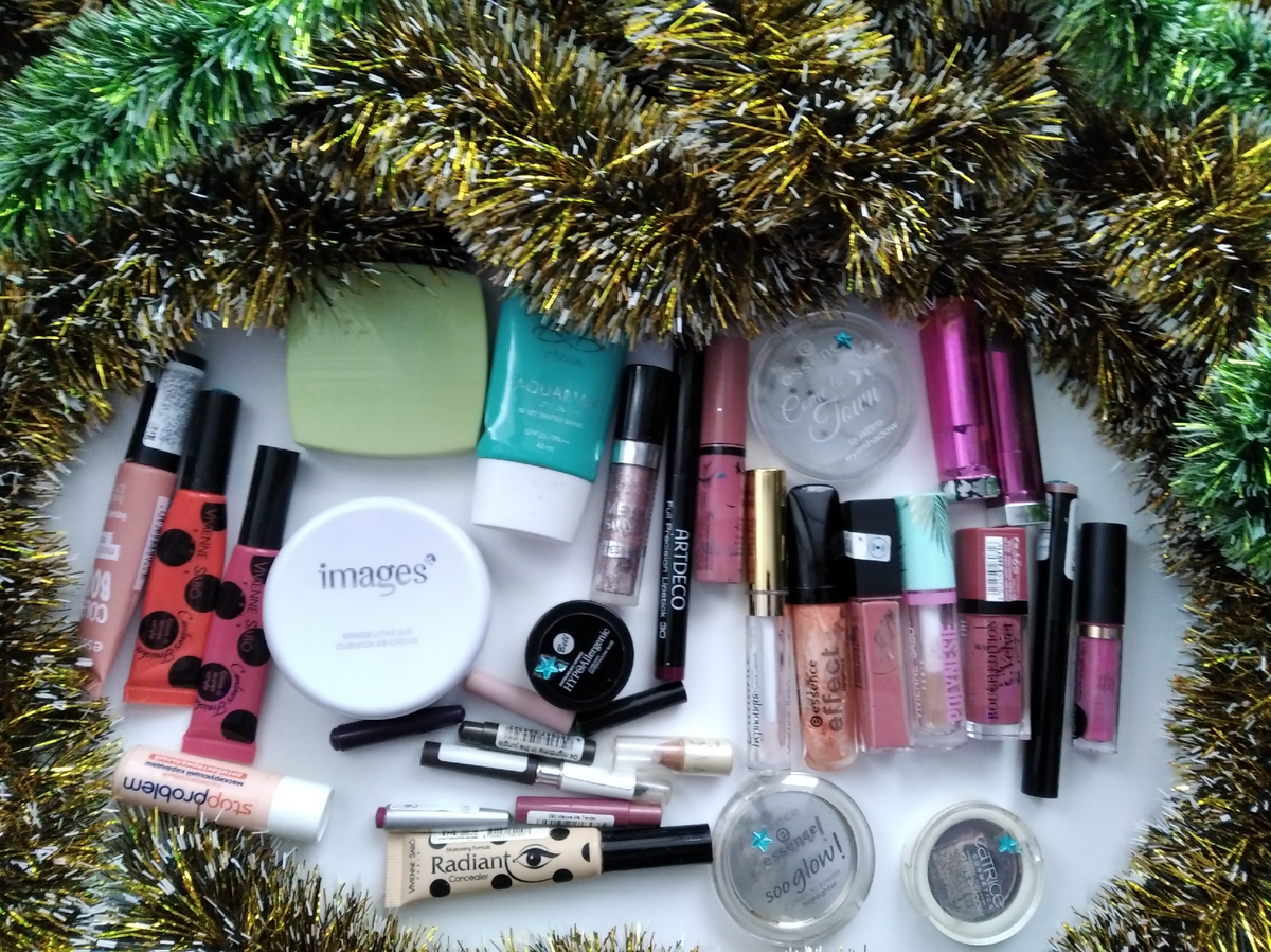 Всё на общее фото не влезло, пришлось разбивать на части