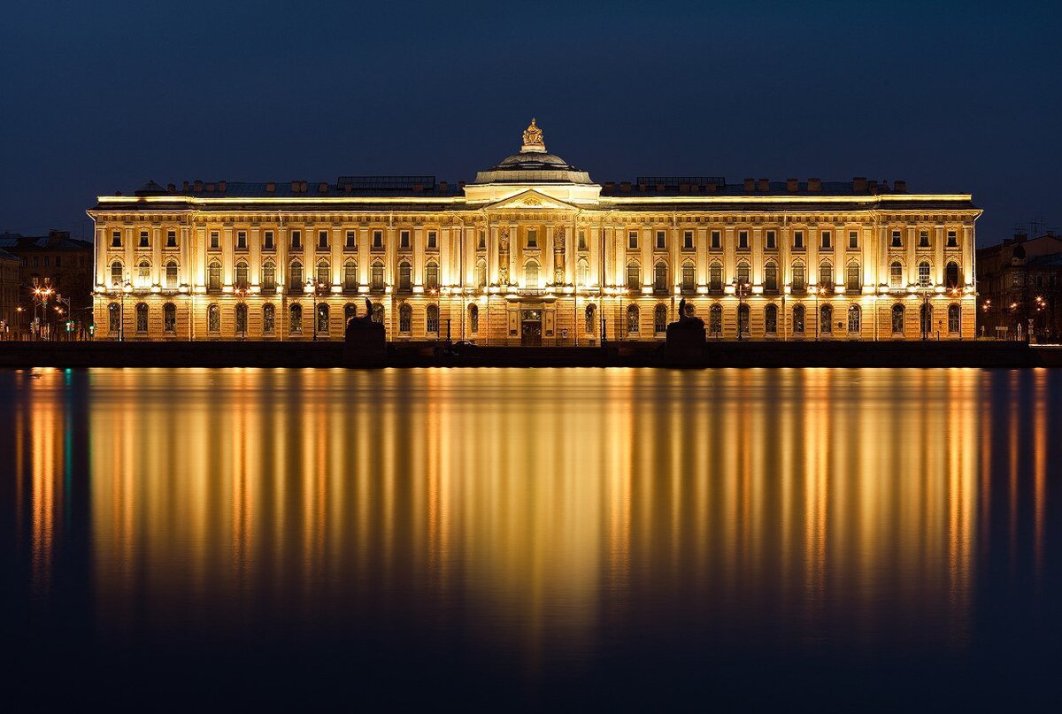 академия художеств в петербурге фото