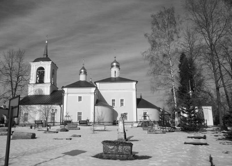 Храм и погост в с. Осташково. Фото из открытых источников