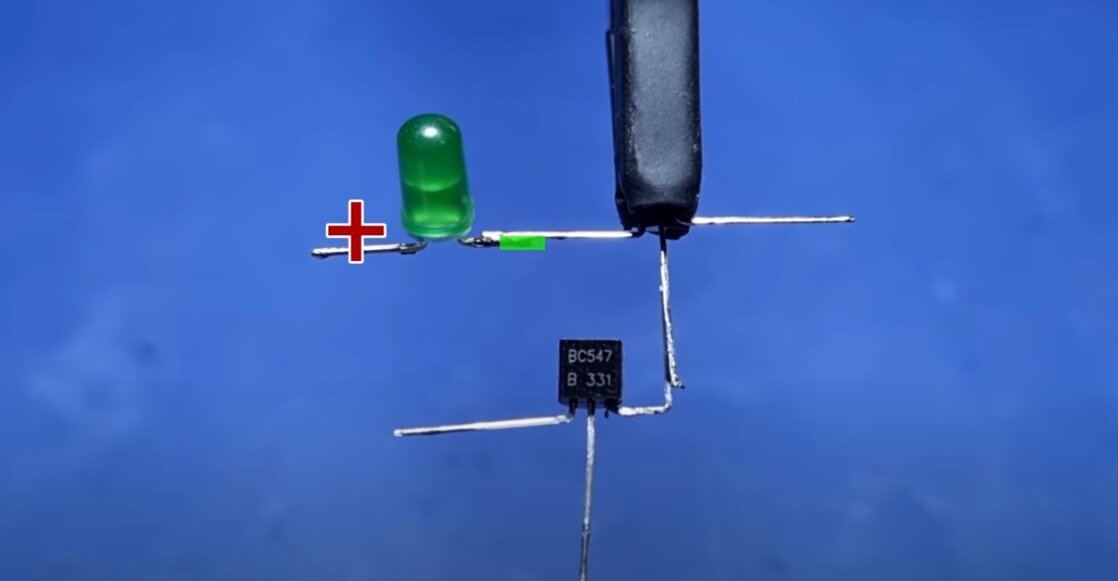 Три простых потрясных устройства на транзисторах. Делаем просто как два ...