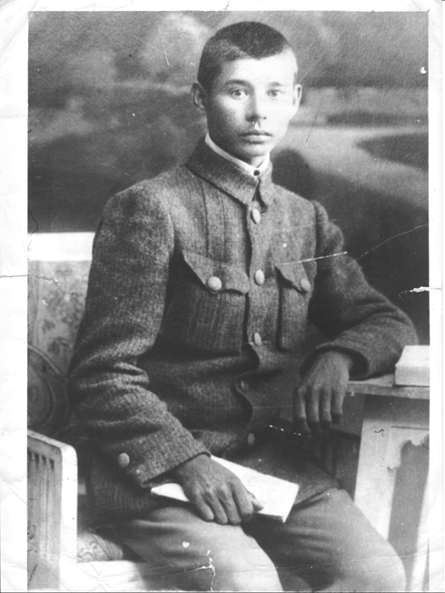 Ахат Иштиряков (1901-1920). Фото из архива Наиля Иштирякова.