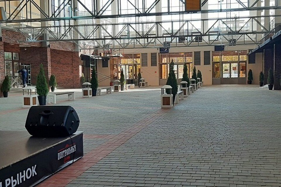     Аллея на Центральном рынке по большей части пустует. Екатерина СИМОХИНА