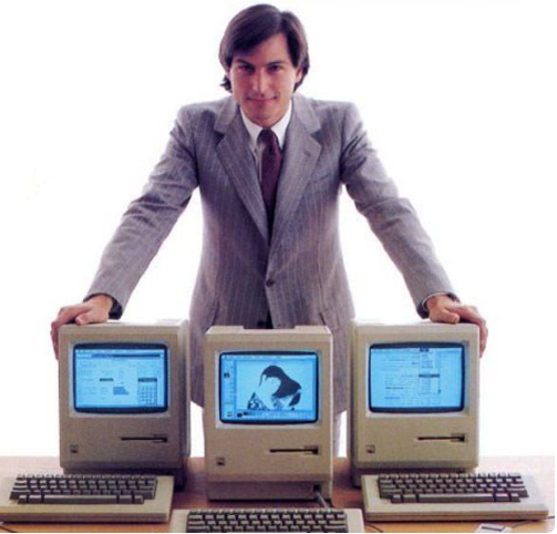 Стив Джобс и его компьютеры Apple Macintosh