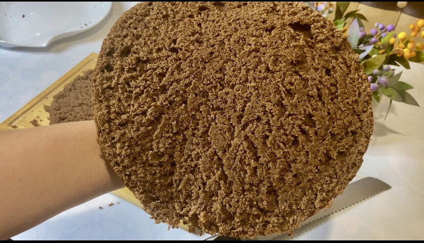 Я слышу, как он дышит. 