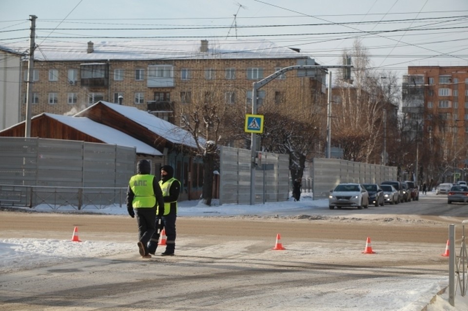     Все происходящее, кстати, попало на камеру наблюдения.  ЛЕНЦ Мария | Архив КП