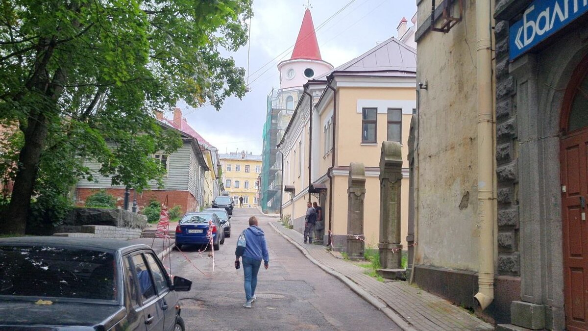 Дат выборг. Двор на острове в Выборге.