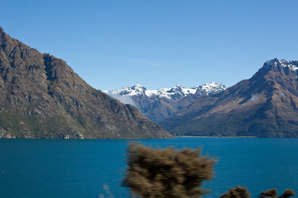 Перевернутая страна. Похожие флаги. Перевернутая карта россии. Долина семи смертей в индии. Перевёрнутая географическая карта.
