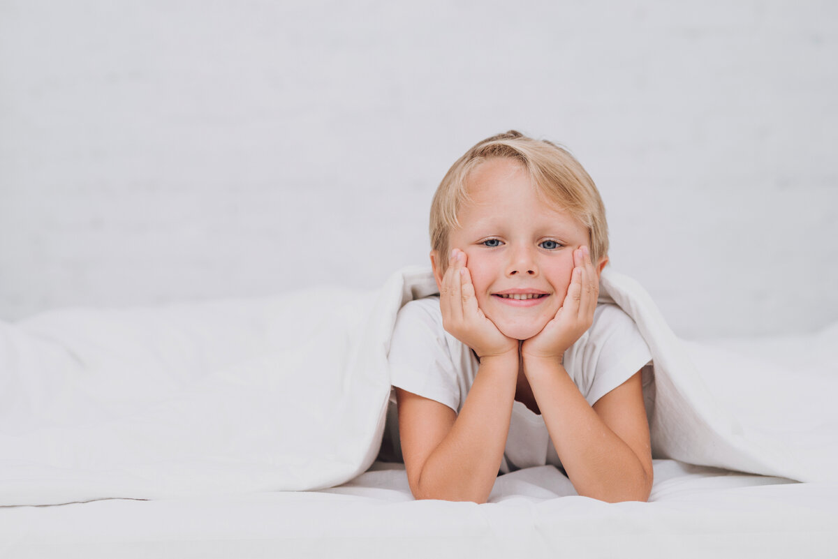 https://www.freepik.com/free-photo/little-boy-looking-camera_5429398.htm#query=девочка%202%20года&position=23&from_view=search&track=ais