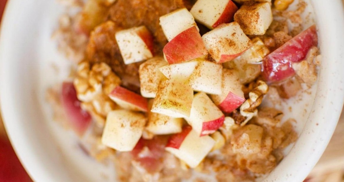 Овсянка с яблоками - завтрак аристократа!