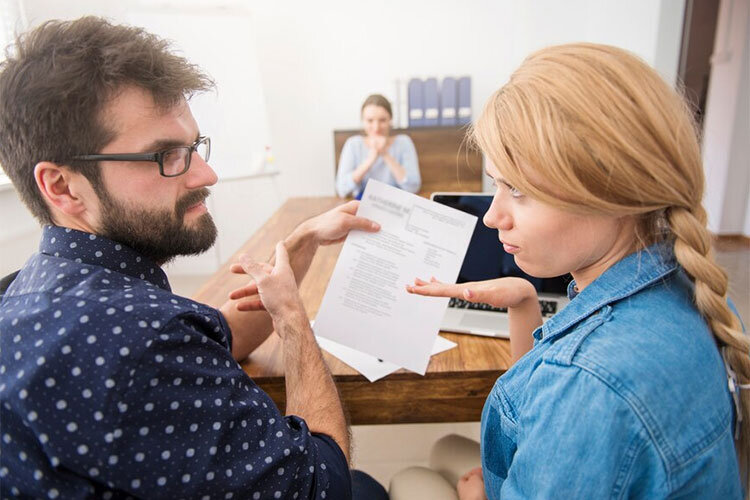  «Сейчас банки охотно одобряют кредиты незарегистрированным супругам. Главное, внимательно читайте условия кредитного договора. Гражданские супруги могут выступать как созаемщики или поручители» Фото: Freepik