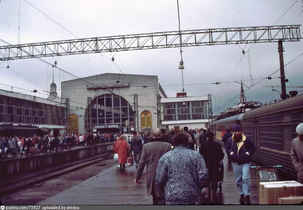 Ленинградский вокзал, 1990 г. Источник: flickr.com.