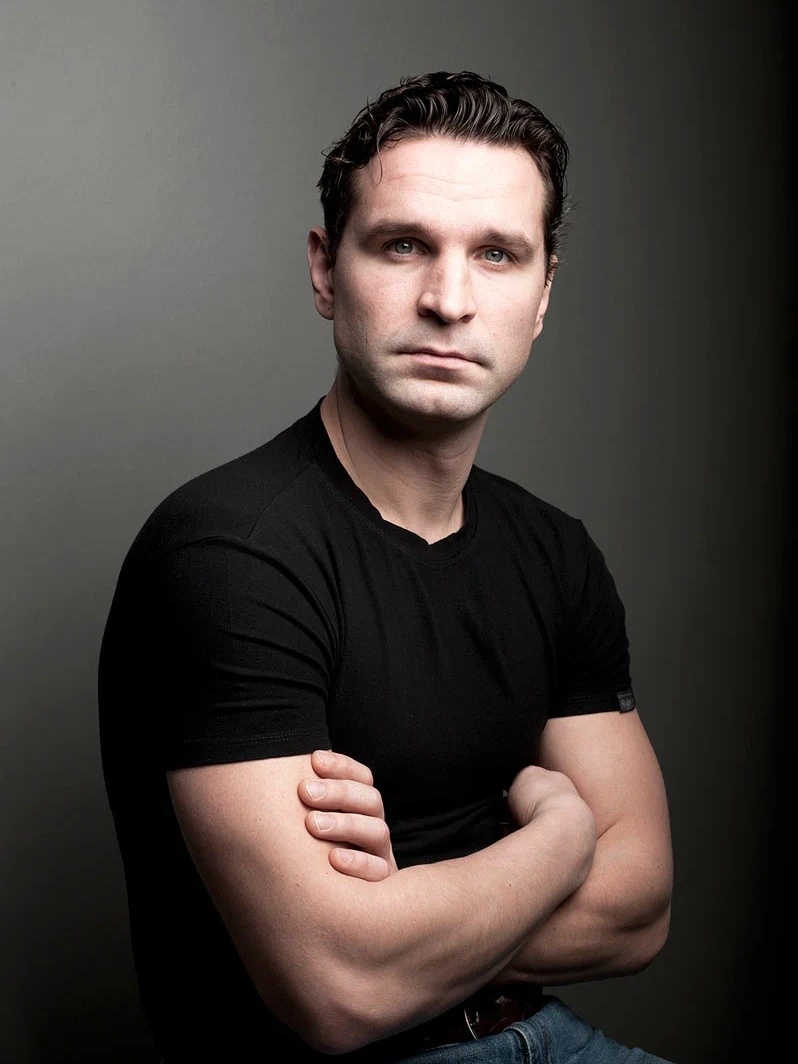 Виктор Добронравов