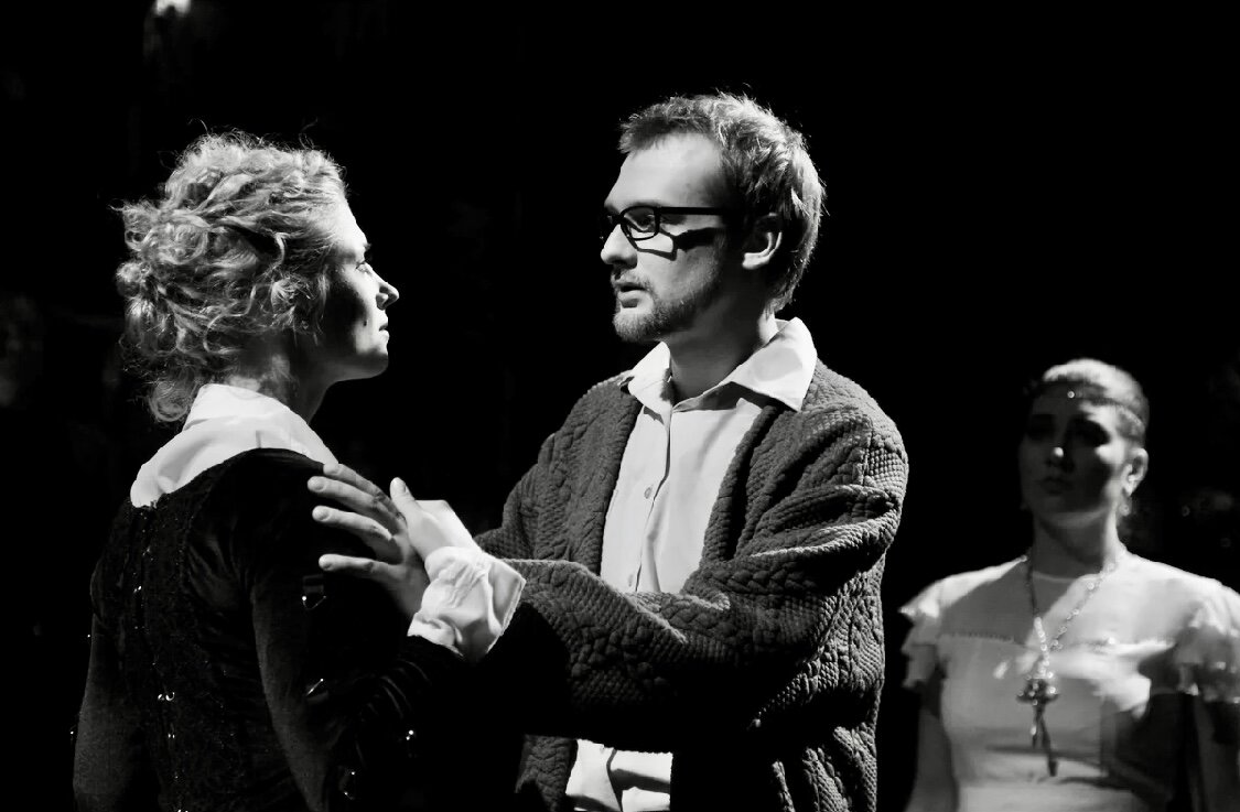 Все фото в статье из спектаклей со мной из моего личного архива