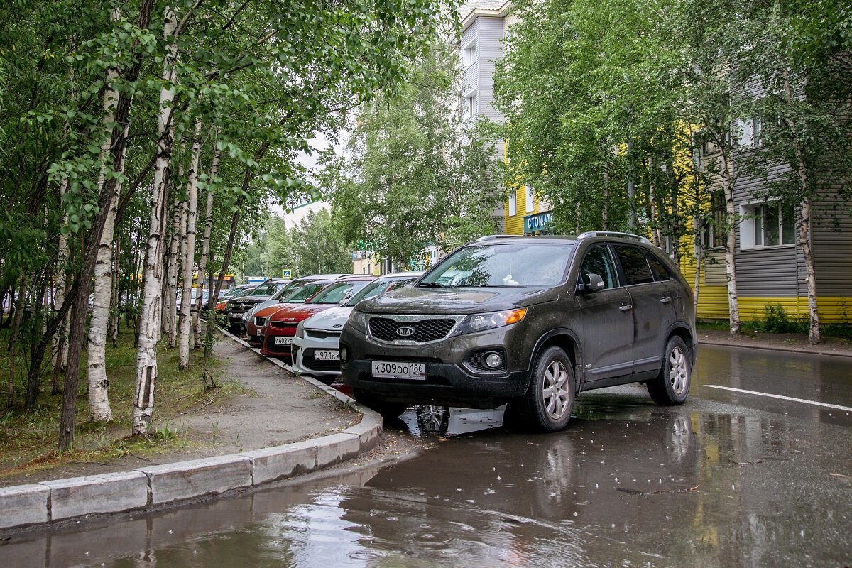    Власти Сургута отложили введение платных парковок