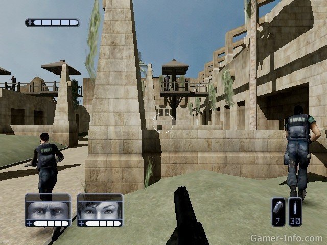 Наша парочка научилась прятаться за укрытия.