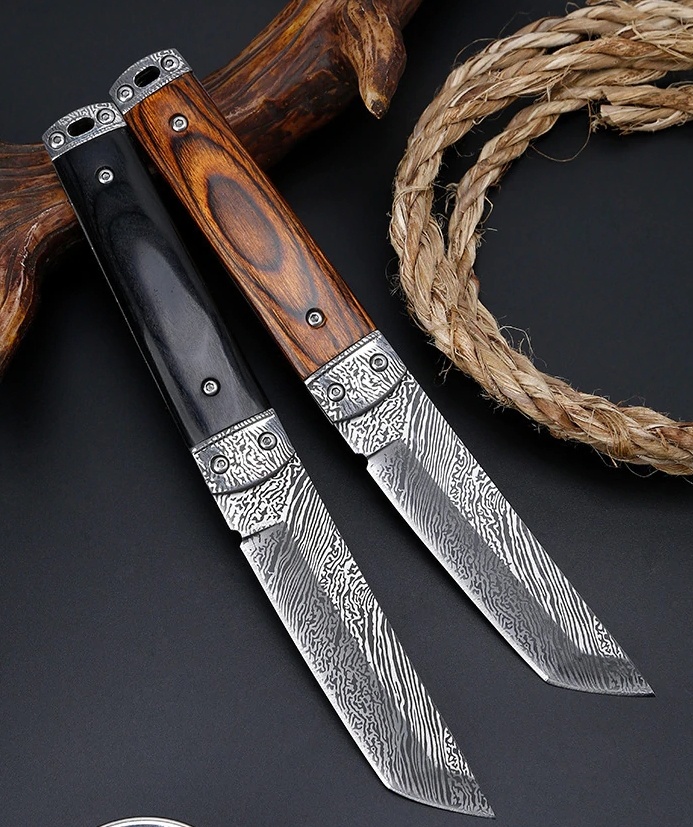 2 Нож с фиксированным лезвием, сделан под дамасскую сталь.