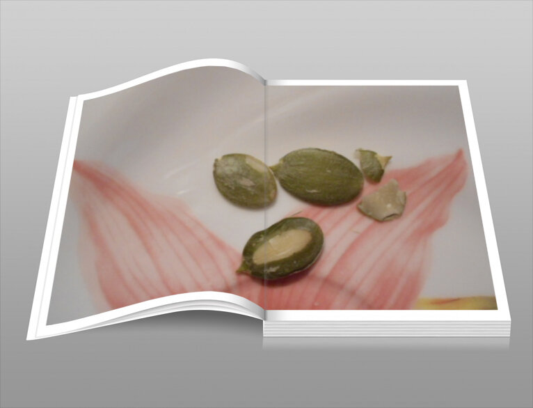 Очищенные семена с тонкой темно-зеленой пленочкой