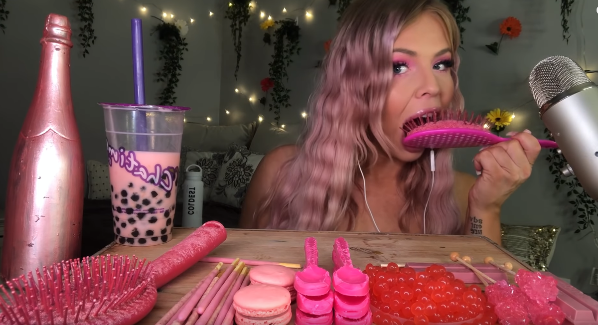 HunniBee ASMR -28 млн просмотров
