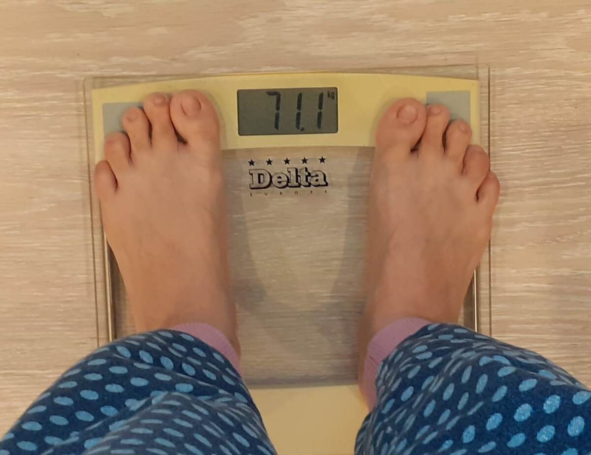 72,4-71,1= почти 1 кг (погрешность на одежду оставляю)