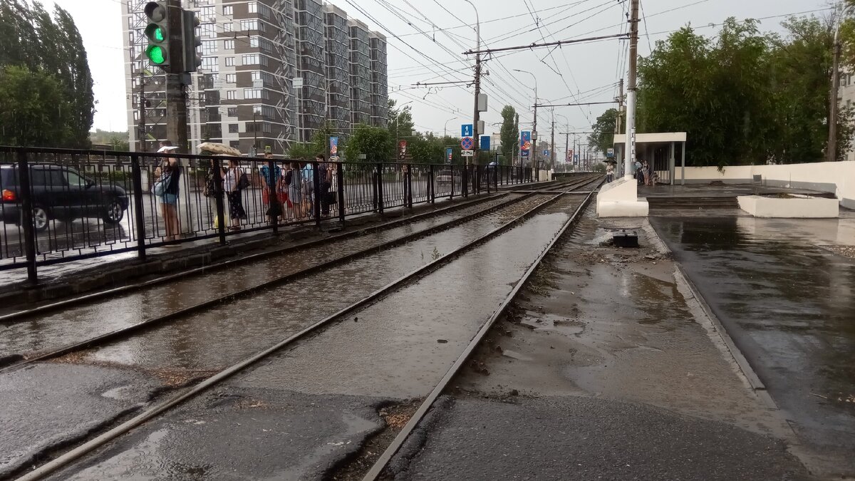 Волгоград после. Площадь Возрождения Волгоград. Волгоград остановка площадь Возрождения. Троллейбусная остановка пл Возрождения. Красноармейский район площадь Возрождения.