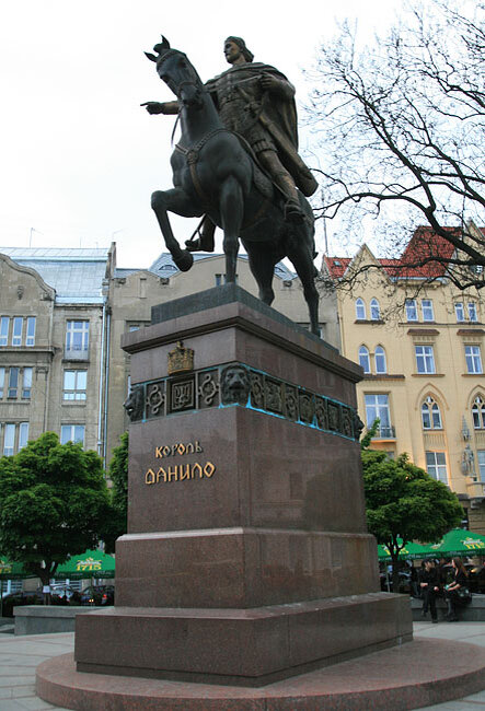 Памятник Даниилу Галицкому во Львове