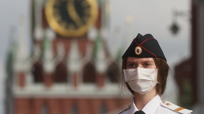 В Москве после отмены режима самоизоляции продолжает действовать масочный режим