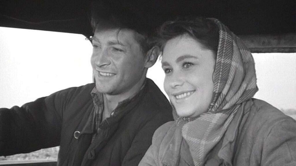 Кадр из фильма "Дело было В Пенькове". Матвей и Тоня