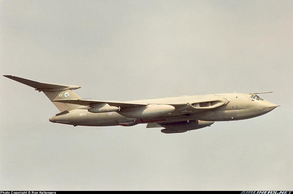 Handley Page Victor K2 в полете
