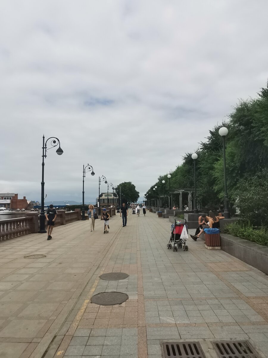 набережная тем утром