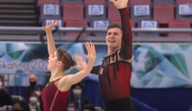 Анастасия Мишина и Александр Галлямов. Произвольная программа. Командный чемпионат мира. Источник фото: YouTube канал Первого канала.