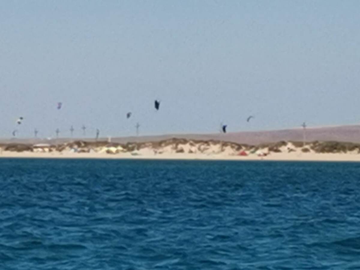 Парапланчики на косе. Фото из личного архива