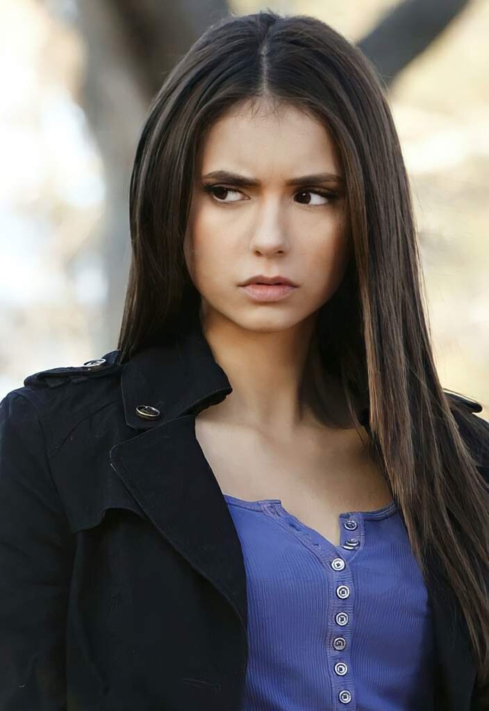 Нина Добрев в роли Елены Гилберт