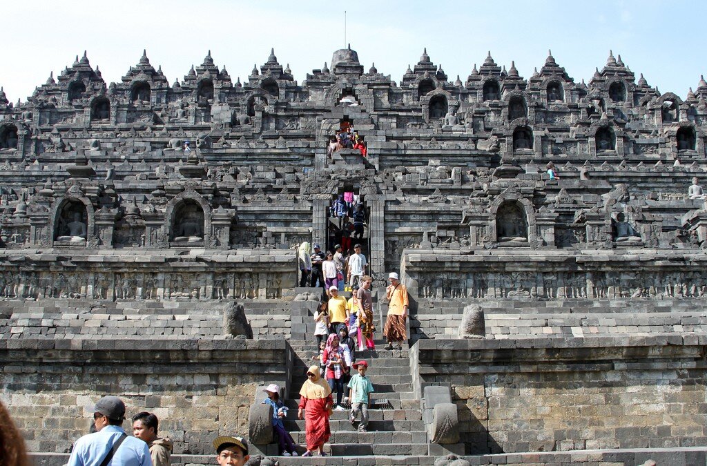 Боробудур, буддийский храм на горе/ Borobudur