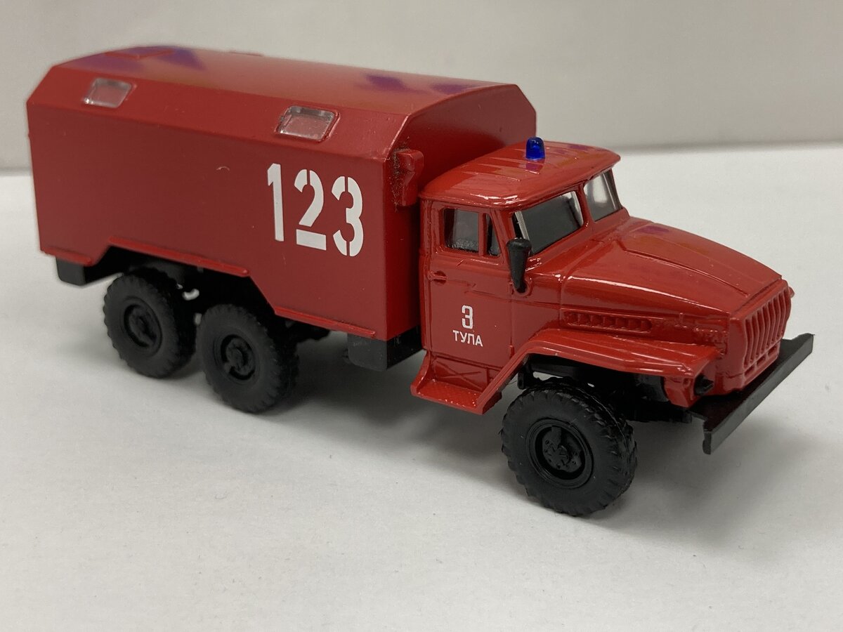 Вот и Тула "засветилась", пожарная машинка в масштабе 1:87 (Н0) производства украинской мастерской АМА, фото Семафор-Тойс