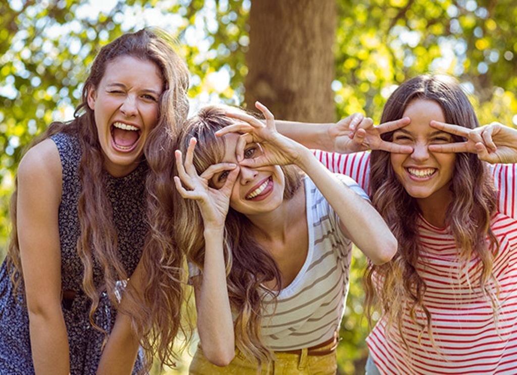 ребенок в семье. смех с близкими. смех с близкими. позитивные эмоции. положительные эмоции.