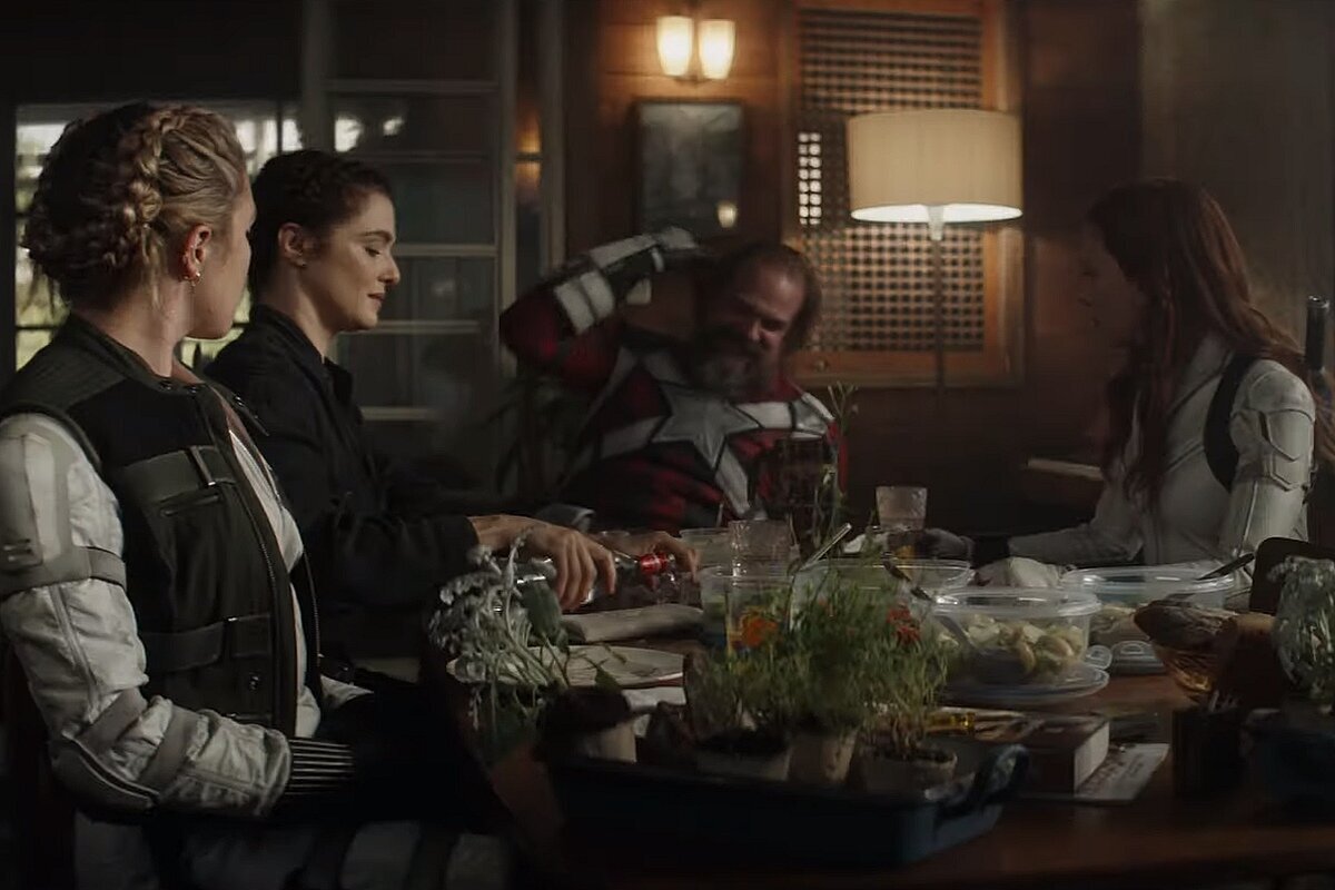 "Семья", кадр из трейлера фильма "Чёрная вдова" 