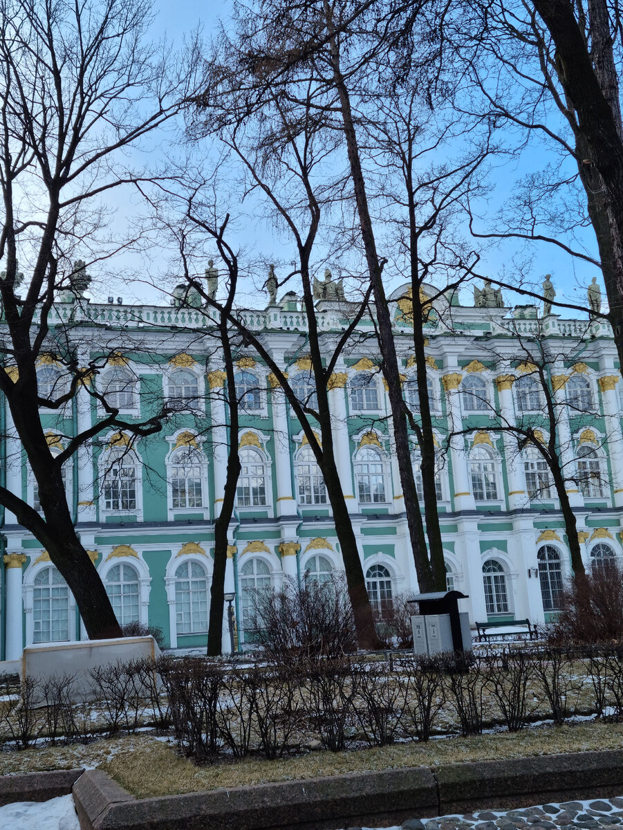 Внутренний дворик Эрмитажа(фото из личного архива)