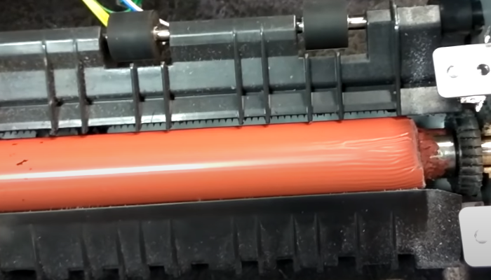 Фото 5. Резиновый вал в плохом состоянии и подлежит замене