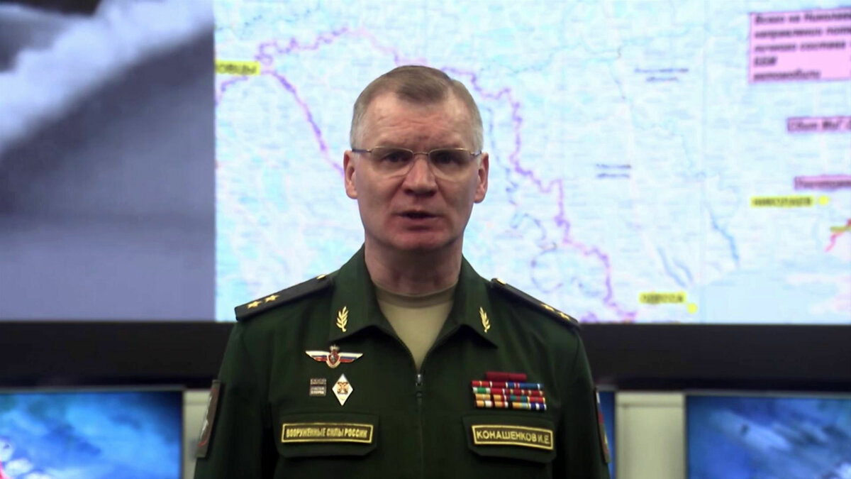     Минобороны РФ распространило в субботу заявление о террористической атаке на корабли Черноморского флота и гражданские суда. В ее подготовке ведомство обвинило британских специалистов.