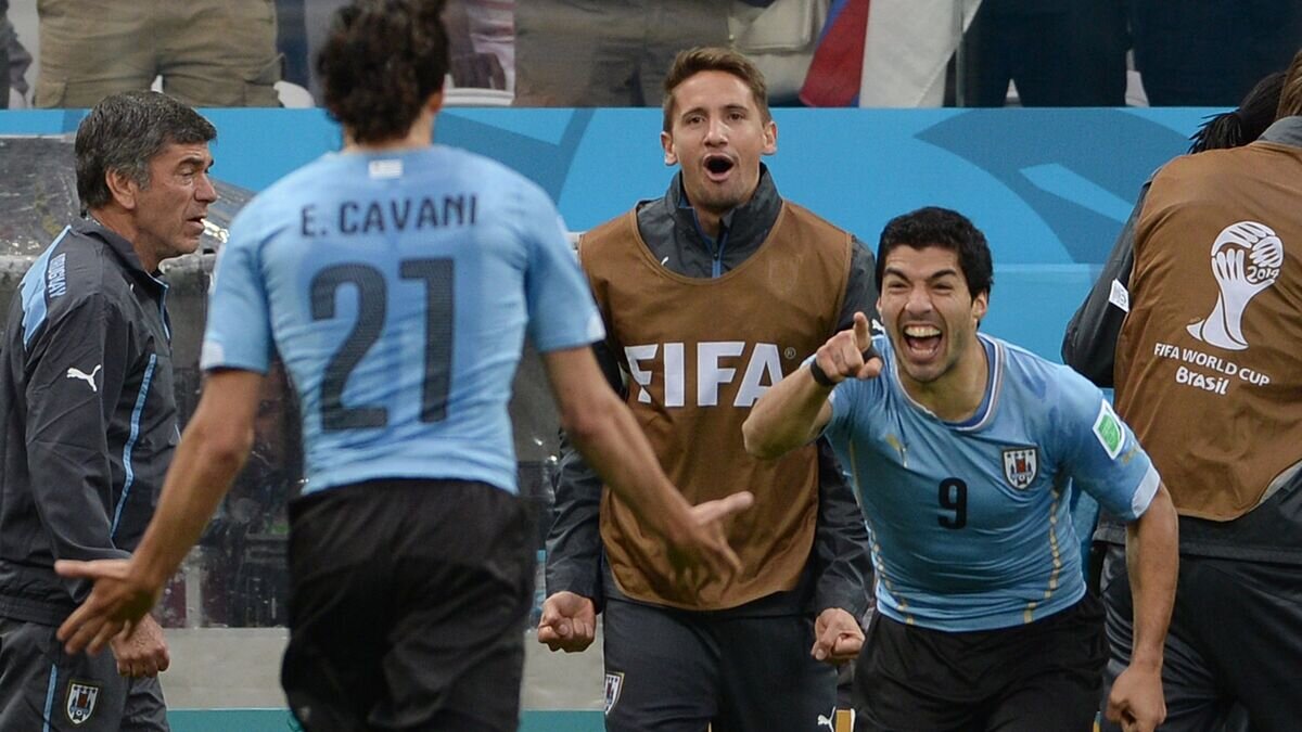    Эдинсон Кавани (слева) и Луис Суарес© РИА Новости / Алексей Филиппов